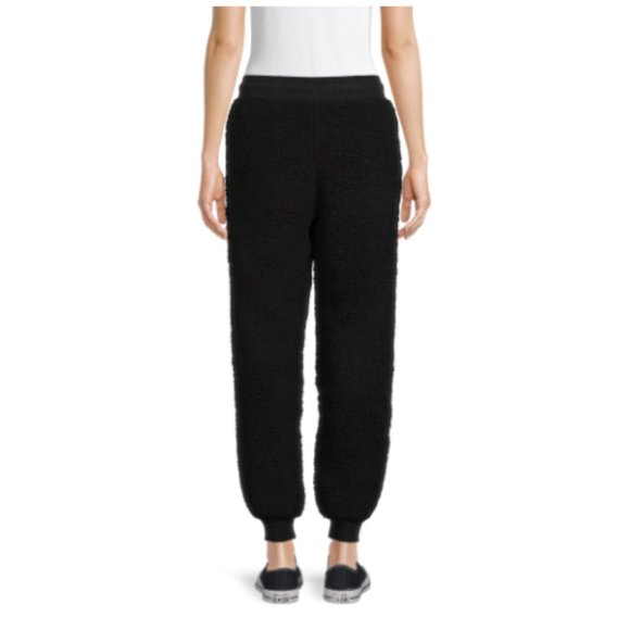 ⚡️ NWT No Boundaries Junior's Faux Sherpa Jogger Pants - size: Medium - Picture 3 of 13